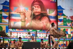 Âm vang nhạc cụ truyền thống từ Tây Nguyên được cất lên đầy tự hào ở Hàn Quốc trong chuyến đi quảng bá văn hóa Việt Nam. (Nguồn ảnh: Tarzan Tây Nguyên)