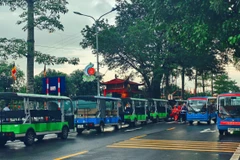 Lãnh đạo địa phương yêu cầu siết các hoạt động vận chuyển khách trong mùa lễ hội du lịch chùa Hương. (Ảnh: CTV/Vietnam+)