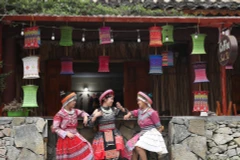 Sắc màu văn hóa bản địa ở làng Pả Vi Hạ (Tuyên Quang). (Ảnh: TTXVN)