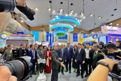 Gian hàng giới thiệu công nghệ số trong lĩnh vực du lịch tại VITM 2025 vừa qua đã thu hút đông đảo sự quan tâm của đại biểu, truyền thông. (Ảnh: Mai Mai/Vietnam+)