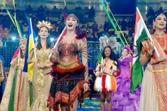 Hoa hậu Ý Nhi diện trang phục “Vũ điệu đại ngàn,” lấy cảm hứng từ vùng núi rừng Tây Nguyên. (Ảnh: CTV)