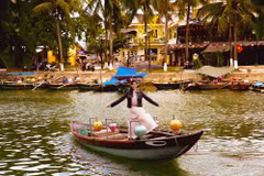 Hoa hậu Tiểu Vy quảng bá những địa điểm "check-in" tuyệt đẹp ở quê nhà Hội An