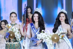 Vương miện đã chính thức thuộc về Phan Phương Oanh, đến từ Hà Nội trong đêm chung kết Miss World Vietnam 2025. (Ảnh: PV/Vietnam+)
