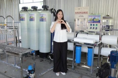 Hoa hậu Thanh Thủy mang dự án “Nước sạch” tới vùng đất bị xâm nhập mặn ở An Giang. (Ảnh: CTV/Vietnam+)