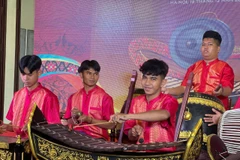 Dàn nhạc Ngũ âm Khmer (Plêng Pinn Peat) là dàn nhạc truyền thống đặc sắc của đồng bào Khmer. (Ảnh: Mai Mai/Vietnam+)