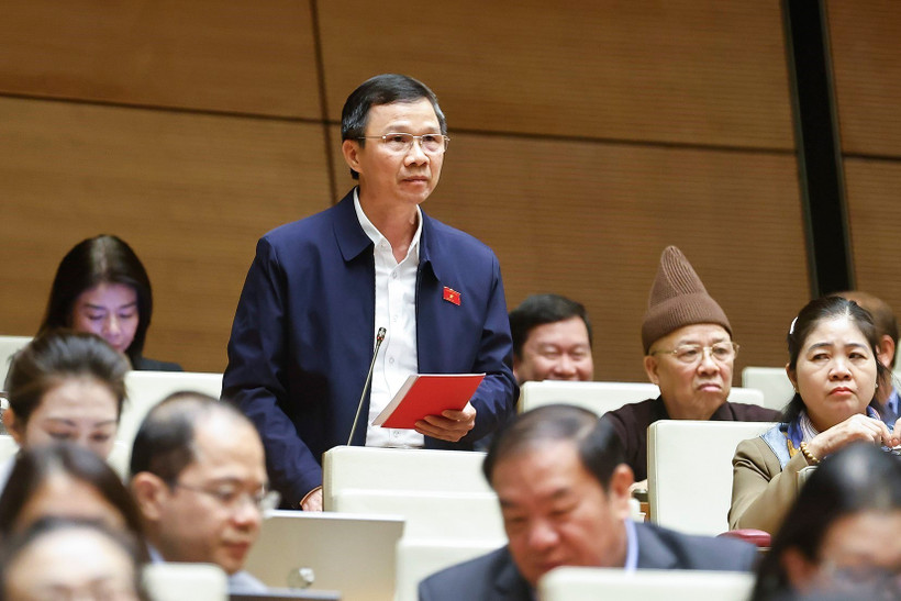 Đại biểu Nguyễn Văn Thi kiến nghị xem xét lại mô hình đại học vùng. (Ảnh: Doãn Tấn/TTXVN)