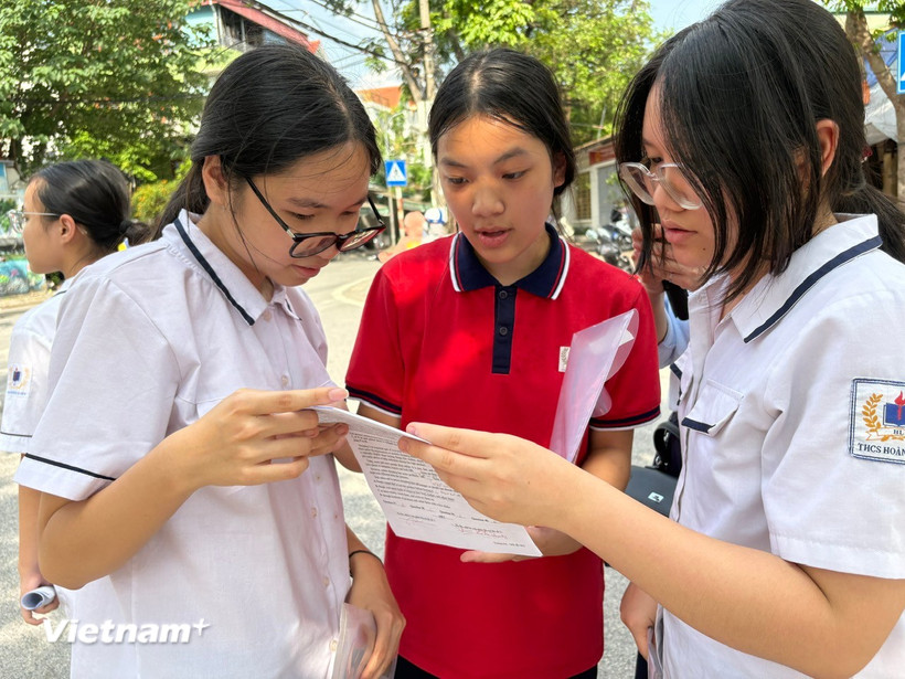 Học sinh dự thi lớp 10. (Ảnh: PV/Vietnam+)