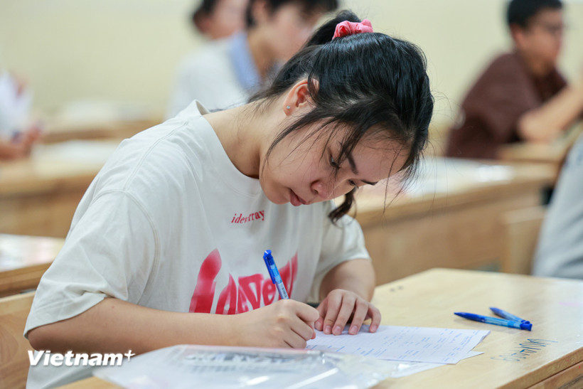 Thí sinh dự thi Tốt nghiệp trung học phổ thông năm 2025. (Ảnh: PV/Vietnam+)