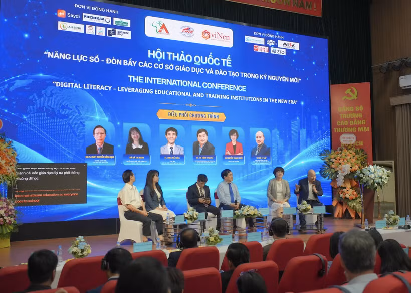 Hội thảo thu hút sự tham gia của 300 đại biểu đến từ nhiều quốc gia trên thế giới. (Ảnh: PV/Vietnam+)