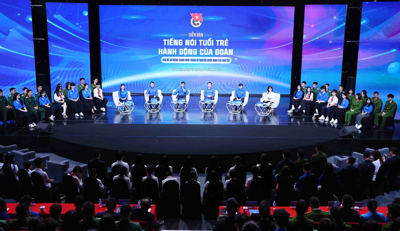 Diễn đàn được tổ chức theo hình thức trực tiếp kết hợp trực tuyến. (Ảnh: Minh Đức/TTXVN).