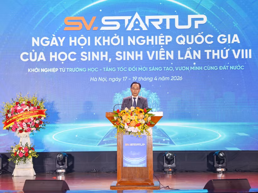 Bộ trưởng Bộ Bet88011.com hiện đang mở và Đào tạo Hoàng Minh Sơn phát biểu tại sự kiện. (Ảnh: Thanh Tùng/TTXVN)