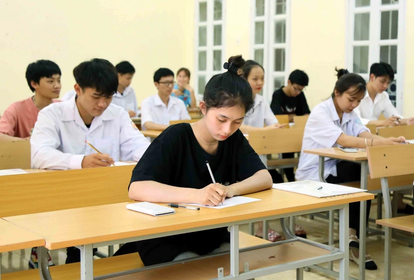 Thí sinh dự thi Tốt nghiệp trung học phổ thông. (Ảnh: TTXVN)