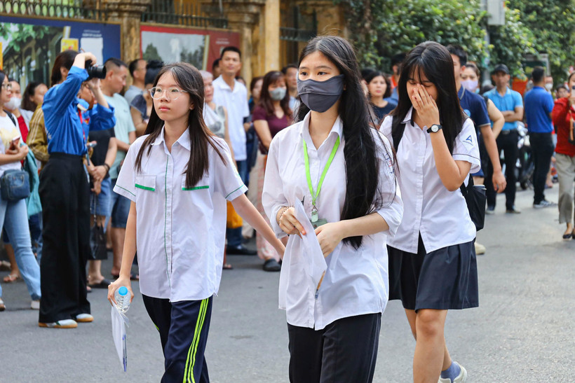 Thí sinh dự thi môn Ngữ văn. (Ảnh: PV/Vietnam+)