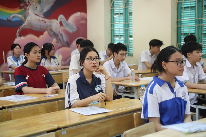 Thí sinh Hà Nội dự thi môn Ngữ văn vào lớp 10. (Ảnh: Hoài Nam/Vietnam+)
