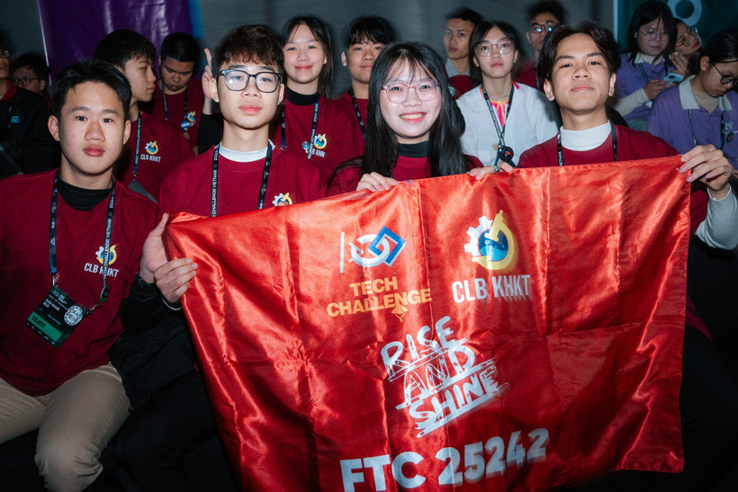 Đội Rise and Shine tại giải FIRST Tech Challenge Vietnam 2024-2025. (Ảnh: PV/Vietnam+)