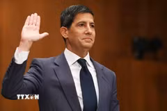 Ông Kevin Warsh, người được Tổng thống Donald Trump đề cử làm tân Chủ tịch Cục Dự trữ Liên bang Mỹ (FED), trong phiên điều trần tại Ủy ban Ngân hàng Thượng viện Mỹ ở Washington, DC., ngày 21/4/2026. (Ảnh: Getty Images/TTXVN)
