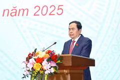 Chủ tịch Quốc hội Trần Thanh Mẫn phát động phong trào thi đua năm 2025 của Ủy ban Thường vụ Quốc hội. (Ảnh: Doãn Tấn/TTXVN)