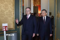 Thủ tướng Bỉ Bart De Wever đón Tổng Bí thư, Chủ tịch nước Tô Lâm. (Ảnh: Thống Nhất/TTXVN)