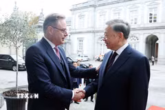 Thủ tướng Bỉ Bart De Wever đón Tổng Bí thư, Chủ tịch nước Tô Lâm. (Ảnh: Thống Nhất/TTXVN)