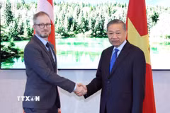 Tổng Bí thư, Chủ tịch nước Tô Lâm tiếp Tổng Bí thư Đảng Cộng sản Canada Drew Garvie. (Ảnh: Thống Nhất/TTXVN)