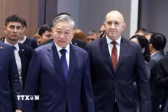 Tổng Bí thư Tô Lâm và Tổng thống Rumen Radev đến dự Diễn đàn Doanh nghiệp Việt Nam- Bulgaria. (Ảnh: Thống Nhất/TTXVN)