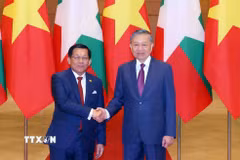 Tổng Bí thư, Chủ tịch nước Tô Lâm và Tổng thống Myanmar Min Aung Hlaing chụp ảnh chung. (Ảnh: Phạm Kiên/TTXVN)