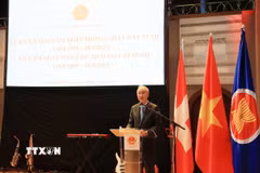 Đại sứ Việt Nam tại Thụy Sĩ, ông Phùng Thế Long. (Ảnh: Anh Hiển/TTXVN)