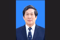 Phó Giáo sư, Tiến sỹ, Nhà giáo ưu tú Nghiêm Đình Vỳ.