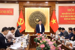 Ủy viên Bộ Chính trị, Bí thư Trung ương Đảng, Trưởng Ban Tuyên giáo và Dân vận Trung ương Nguyễn Trọng Nghĩa phát biểu chỉ đạo tại buổi làm việc. (Ảnh: Việt Hoàng/TTXVN)