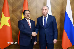 Thủ tướng Phạm Minh Chính hội kiến Chủ tịch Duma Quốc gia Liên bang Nga Vyacheslav Volodin. (Ảnh: Dương Giang/TTXVN)