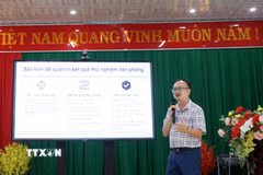 Phó Giáo sư, tiến sỹ Phan Kế Long, Phó Tổng Giám đốc Bảo tàng Thiên nhiên Việt Nam, Viện Hàn lâm Khoa học và Công nghệ Việt Nam phát biểu tại hội nghị. (Ảnh: Cao Nguyên/TTXVN)