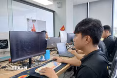 Doanh nghiệp khởi nghiệp ngành vi mạch bán dẫn và AI được hỗ trợ không gian làm việc tại Khu Công nghệ thông tin tập trung, Công viên phần mềm Đà Nẵng số 2. (Ảnh: Mỹ Hà/TTXVN)