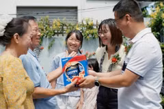 Vu Lan còn là dịp dành thời gian bên cạnh và quan tâm sức khỏe cha mẹ.