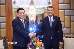 Thủ tướng Lê Minh Hưng gặp Tổng Thư ký ASEAN Kao Kim Hourn. (Ảnh: Dương Giang/TTXVN)