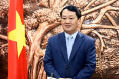 Ủy viên Trung ương Đảng, Bí thư Tỉnh ủy Tuyên Quang Hầu A Lềnh trả lời phỏng vấn báo chí. (Ảnh: Quang Cường/TTXVN)