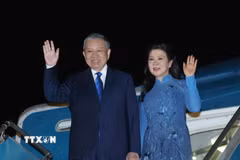 Tổng Bí thư, Chủ tịch nước Tô Lâm và Phu nhân Ngô Phương Ly rời Hà Nội, lên đường thăm Đan Mạch, EU và Bỉ. (Ảnh: Thống Nhất/TTXVN)
