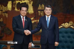 Thủ tướng Lê Minh Hưng tiếp ông Vanhxay Phongsavanh, Tổng Thanh tra Nhà nước Lào. (Ảnh: Dương Giang/TTXVN)