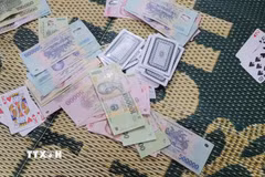 Tang vật vụ đánh bạc. (Ảnh minh họa: TTXVN phát)