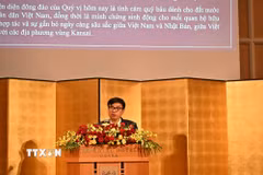 Tổng Lãnh sự Nguyễn Trường Sơn phát biểu tại lễ kỷ niệm.(Ảnh: Nguyễn Tuyến/TTXVN)