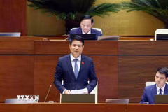 Viện trưởng Viện kiểm sát nhân dân tối cao Nguyễn Huy Tiến phát biểu giải trình, làm rõ một số vấn đề đại biểu Quốc hội nêu. (Ảnh: Phạm Kiên/TTXVN)