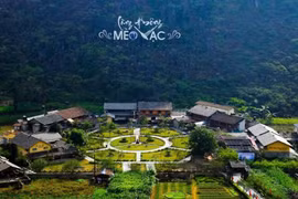 Quang cảnh Mèo Vạc nhìn từ trên cao, nơi vẻ đẹp thiên nhiên hòa quyện với không gian sinh hoạt truyền thống của đồng bào các dân tộc trên cao nguyên đá Đồng Văn. (Ảnh: PV/Vietnam+)