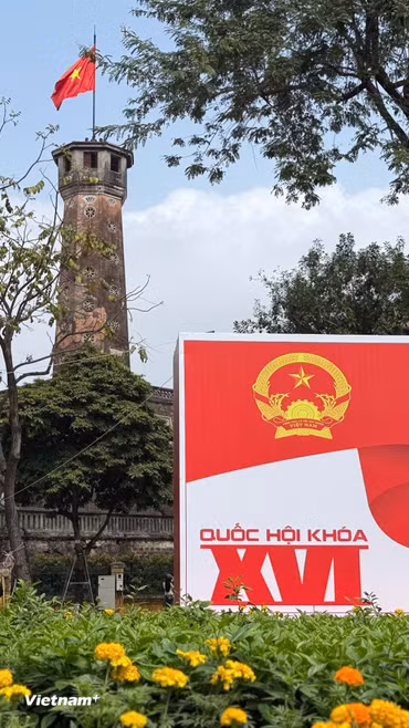 Những ngày đầu tháng 3/2026 tại các tuyến đường, phố, trên địa bàn Hà Nội, không khí chuẩn bị cho cuộc bầu cử đại biểu Quốc hội khóa XVI và đại biểu Hội đồng nhân dân các cấp nhiệm kỳ 2026-2031 diễn ra khẩn trương. (Ảnh: Huy Khánh/Vietnam+)