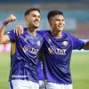 Đỗ Hoàng Hên (trái) tiếp tục tỏa sáng mang về chiến thắng cho Hà Nội FC. (Ảnh: Việt Anh/Vietnam+)