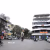 Tòa trung tâm thương mại số 7 Đinh Tiên Hoàng (hay được gọi là tòa nhà “Hàm cá mập”) nằm sát khu phố cổ và bên quảng trường Đông Kinh-Nghĩa Thục, quận Hoàn Kiếm. (Ảnh: Nguyễn Hoa/TTXVN phát)