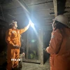 Điện sáng đến với người dân vùng biên giới Mã Hoàng Phìn, xã Minh Tân, huyện Vị Xuyên, tỉnh Hà Giang. (Ảnh: TTXVN phát)