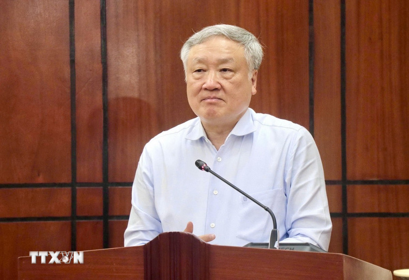 Phó Thủ tướng thường trực Nguyễn Hòa Bình phát biểu tại buổi làm việc. (Ảnh: Sỹ Thắng/TTXVN)