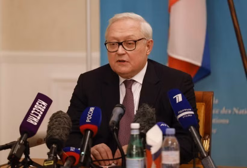 Thứ trưởng Ngoại giao Nga Sergey Ryabkov phát biểu tại một cuộc họp báo ở Geneva, Thụy Sĩ. (Ảnh: Getty Images/TTXVN)