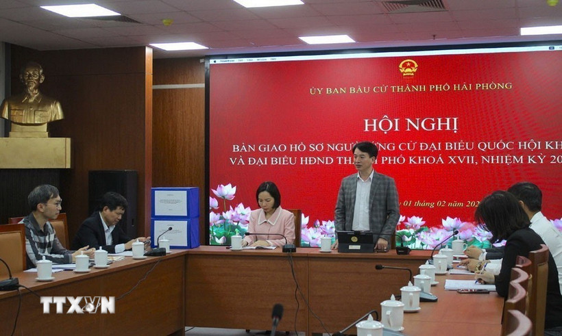 Phó Chủ tịch thường trực Ủy ban Mặt trận Tổ quốc Việt Nam thành phố Hải Phòng Nguyễn Đức Tuấn phát biểu tại hội nghị. (Ảnh: Mạnh Minh/TTXVN)