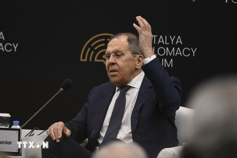 Ngoại trưởng Nga Sergei Lavrov phát biểu tại Diễn đàn Ngoại giao Antalya ở Thổ Nhĩ Kỳ ngày 12/4/2025. (Ảnh: AA/TTXVN)