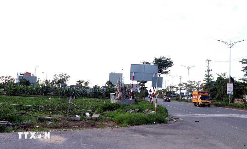 Khu đất ngã tư đường Phạm Bạch Hổ - Trần Hưng Đạo được đem ra đấu giá vào ngày 29/5. (Ảnh; Mạnh Khánh/TTXVN)